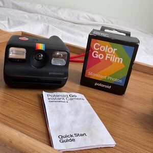 Polaroid Go Gen 2 Instant Camera with Film Bundle - Black
